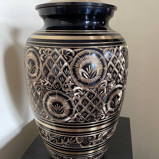 Urns